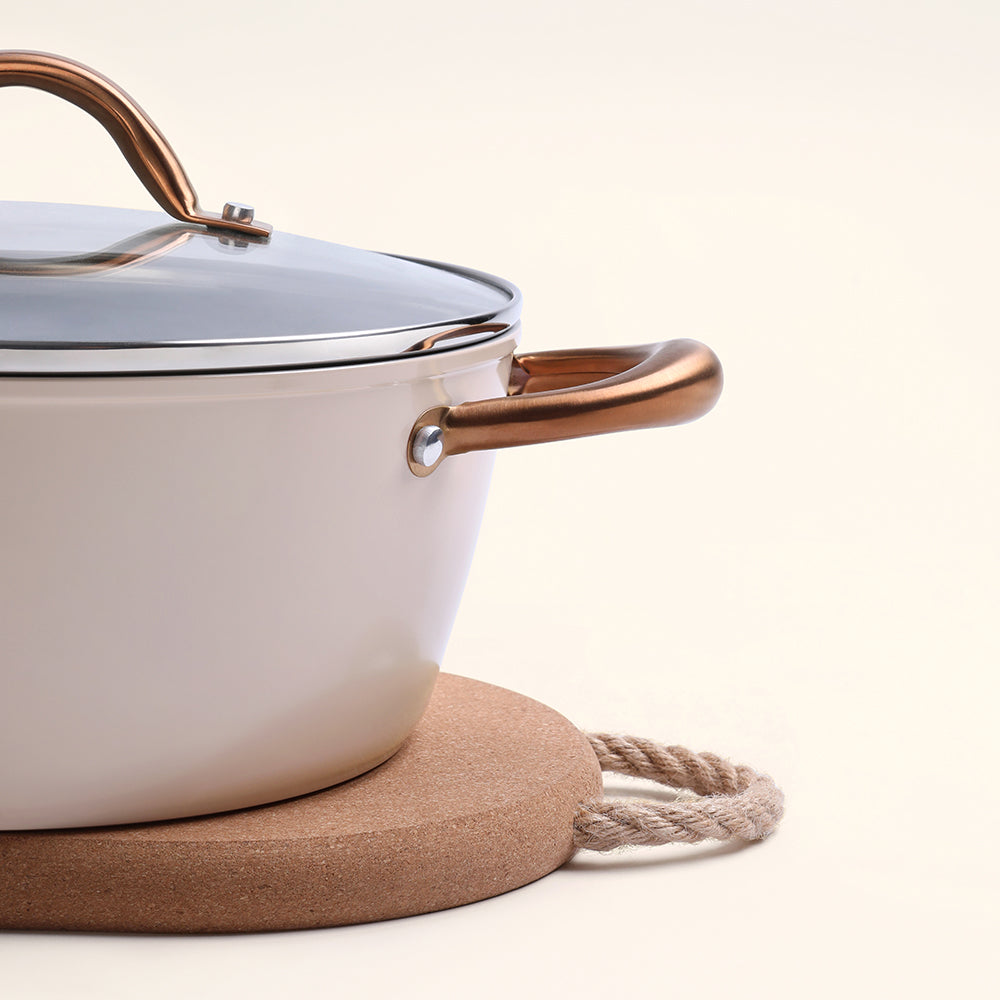 Deluxe Cork Trivet with Rope Handle Oval 30 x 20 x 2cm